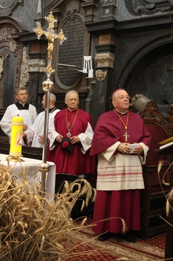 Posługa bp. Romana Marcinkowskiego w dziennikarskim obiektywie