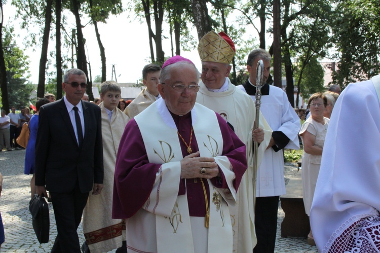 Posługa bp. Romana Marcinkowskiego w dziennikarskim obiektywie