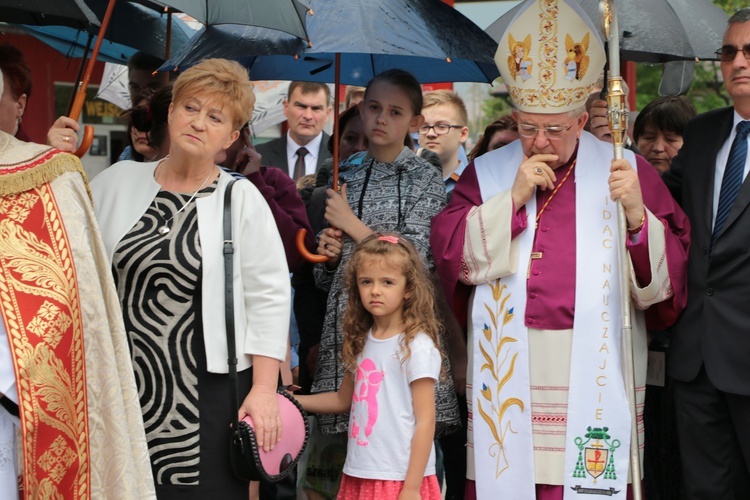 Posługa bp. Romana Marcinkowskiego w dziennikarskim obiektywie