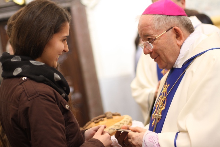 Posługa bp. Romana Marcinkowskiego w dziennikarskim obiektywie