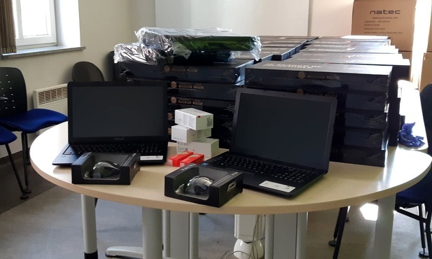 Rybnik. Laptopy dla uczniów