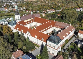 Trzebnica. Pompy ciepła ogrzeją pocysterski klasztor