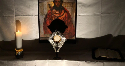 Adorują podczas pandemii