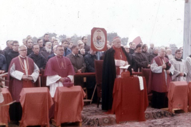 Kard. Stefan Wyszyński w kolorze