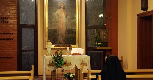 Retransmisja Mszy świętej z kaplicy Sióstr Matki Bożej Miłosierdzia