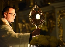 Młodzi będą czytać encyklikę "Ecclesia de Eucharystia". 