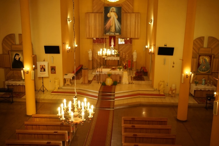 Parafia pw. Miłosierdzia Bożego w Dychowie