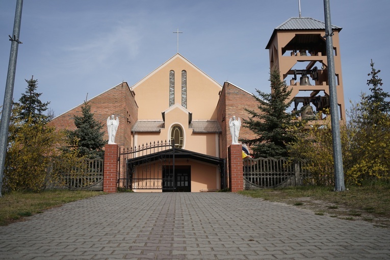 Parafia pw. Miłosierdzia Bożego w Dychowie