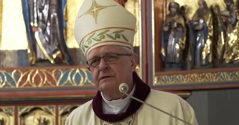 Bp Dajczak: Pozwolić dotknąć się miłością Boga to nasze zadanie 