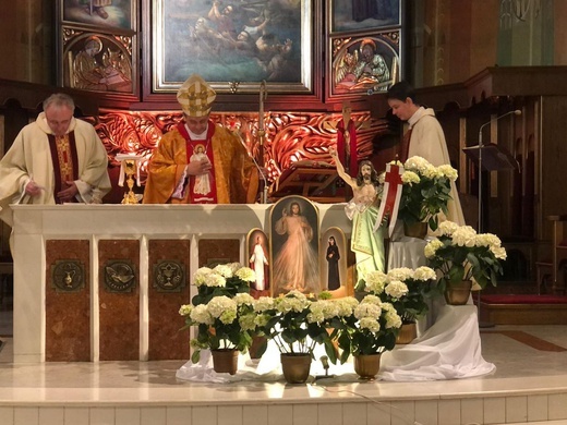 Niedziela Miłosierdzia z bp. Romanem Pindlem w bielskiej katedrze