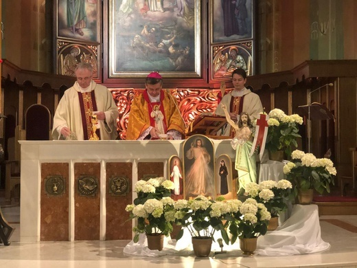 Niedziela Miłosierdzia z bp. Romanem Pindlem w bielskiej katedrze
