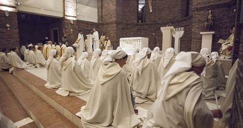 Mnisi i mniszki z Łazienkowskiej świętują 10 lat obecności w Warszawie