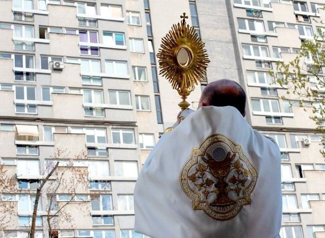 Błogosławieństwo w Niedzielę Miłosierdzia Bożego