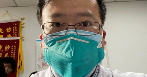 Chińczycy traktują dr. Li Wenlianga jak świętego.