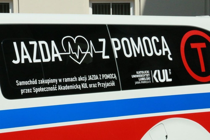 KUL przekazał szpitalowi nowy ambulans