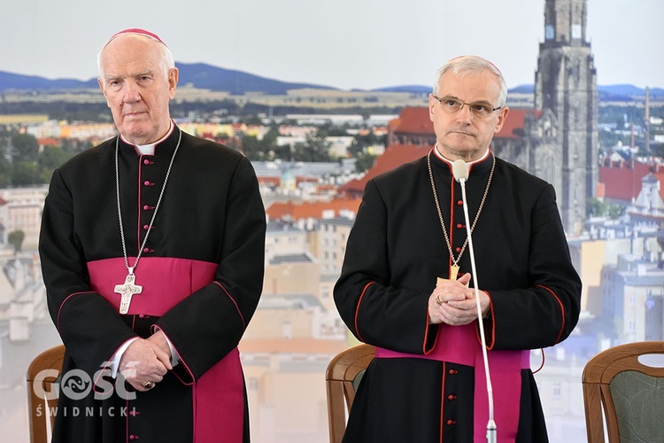 Kanoniczne objęcie diecezji świdnickiej