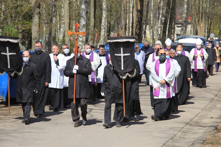 Pogrzeb ks. kan. Zbigniewa Zdybla