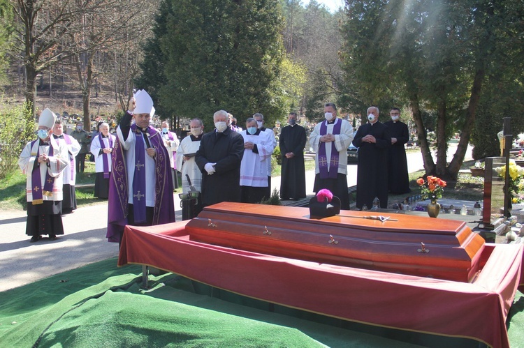 Pogrzeb ks. kan. Zbigniewa Zdybla