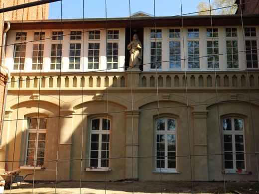 Rybnik. Gmach dla Muzeum Medycyny pięknieje