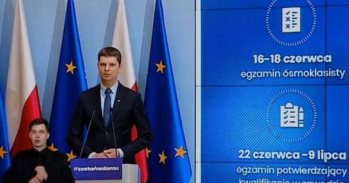 Piontkowski: Zamknięcie szkół przedłużone do 24 maja