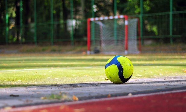 Premier: W drugim etapie, od 4 maja, udostępnienie boisk. W trzecim i czwartym otwarte hale sportowe, siłownie i baseny