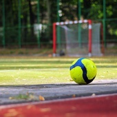 Premier: W drugim etapie, od 4 maja, udostępnienie boisk. W trzecim i czwartym otwarte hale sportowe, siłownie i baseny