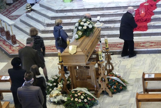 Ostatnie pożegnanie śp. Józefa Jarosza na Złotych Łanach