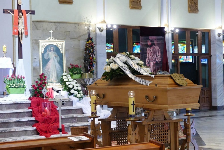 Msza św. pogrzebowa za śp. Józefa Jarosza w kościele św. Józefa na Złotych Łanach.