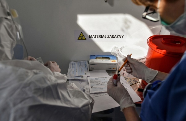 Sobotni bilans epidemii koronawirusa w Polsce: 381 nowych przypadków, 30 zgonów 