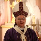 Abp Stanisław Budzik szczególnie zachęca do uczynków miłosierdzia.