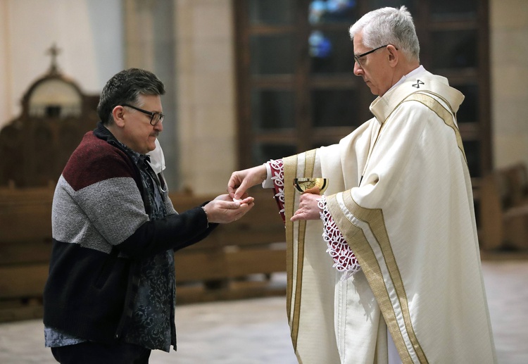 Msza święta pontyfikalna Emaus Domowego Kościoła Ruchu Światło-Życie w katowickiej katedrze.