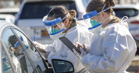 1303 nowe zgony z powodu koronawirusa w ciągu minionej doby w USA