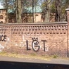 Katowice. Wandale popisali mur okalający Kalwarię Panewnicką