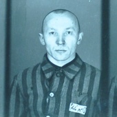 Zdjęcie obozowe ks. Józefa Paciorka.