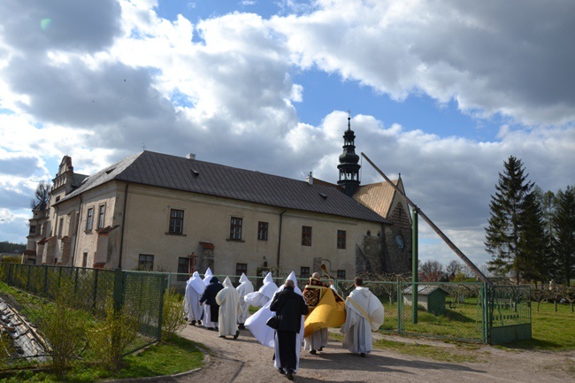 Procesja błagalna u cystersów