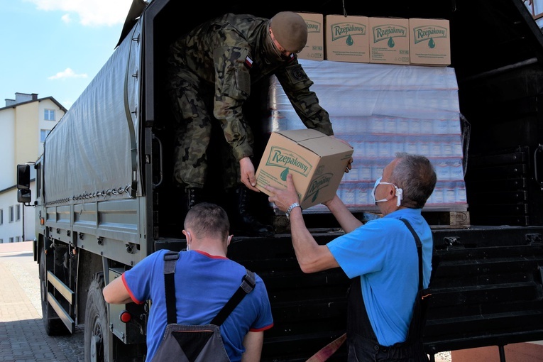 Transport żywności do DPS w Kurozwękach