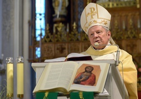 - Księża, którzy zginęli w czasie wojny, byli obrońcami wiary i polskiej kultury - powiedział w homilii bp Henryk Tomasik.