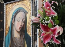 Pokaż obrazy Maryi wiszący w twoim domu
