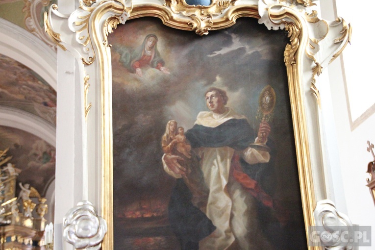 Sanktuarium w Rokitnie z bliska