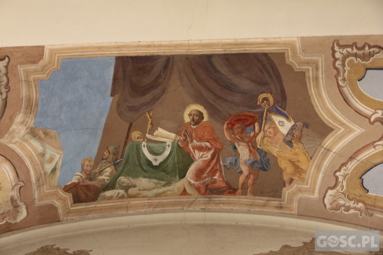 Sanktuarium w Rokitnie z bliska