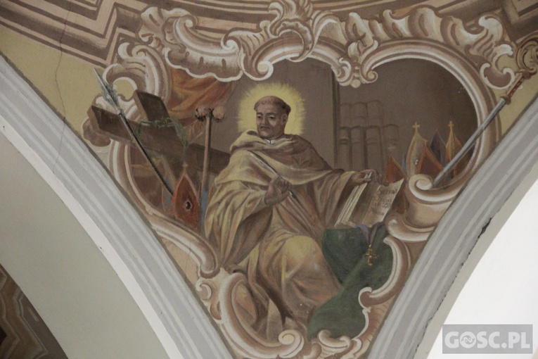 Sanktuarium w Rokitnie z bliska