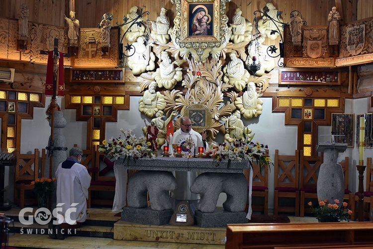 Msza św. w sanktuarium Matki Bożej Dobrej Rady w Sulistrowiczkach