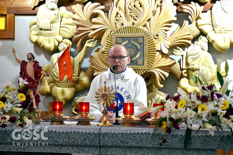 Msza św. w sanktuarium Matki Bożej Dobrej Rady w Sulistrowiczkach