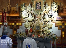 Msza św. w sanktuarium Matki Bożej Dobrej Rady w Sulistrowiczkach