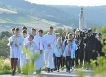 Procesja fatimska z Trzetrzewiny na Strzyganiec.