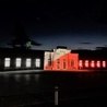 W sobotę 2 maja Muzeum Historyczne Skierniewic świeciło na biało-czerwono.
