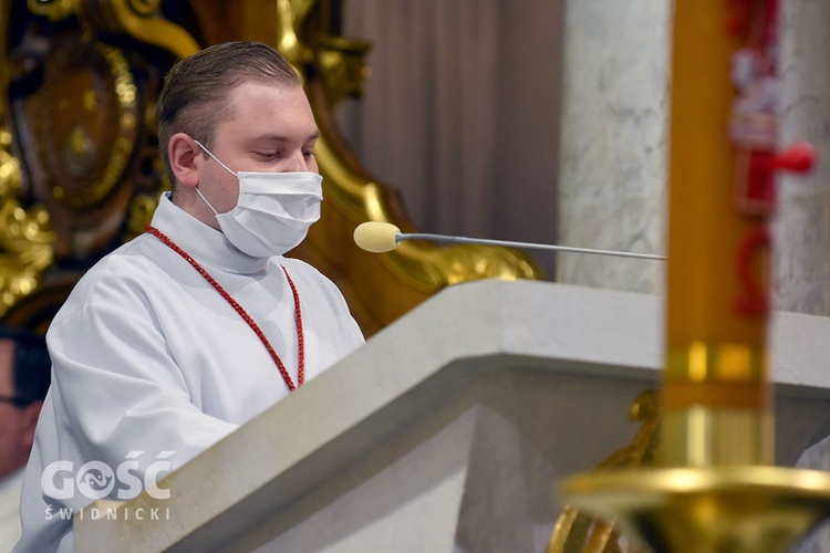 Strzegom. Msza św. za ojczyznę i chorego proboszcza