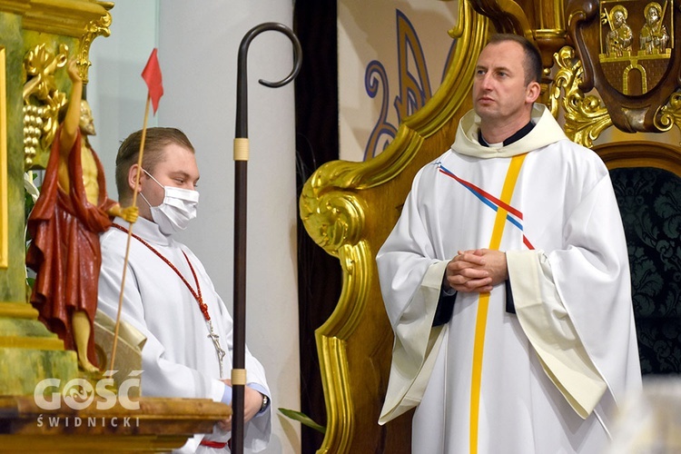 Strzegom. Msza św. za ojczyznę i chorego proboszcza