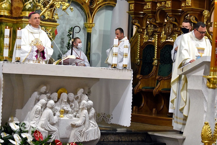 Strzegom. Msza św. za ojczyznę i chorego proboszcza