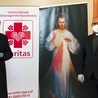 ▲	Bp Tadeusz Lityński i dyrektor diecezjalnej Caritas ks. Podfigórny dziękują wszystkim, którzy troszczą się o osoby w potrzebie.